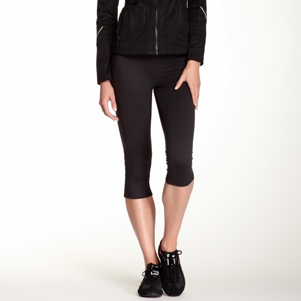 LUKKA Black Exhale Capri Leggings M NWT